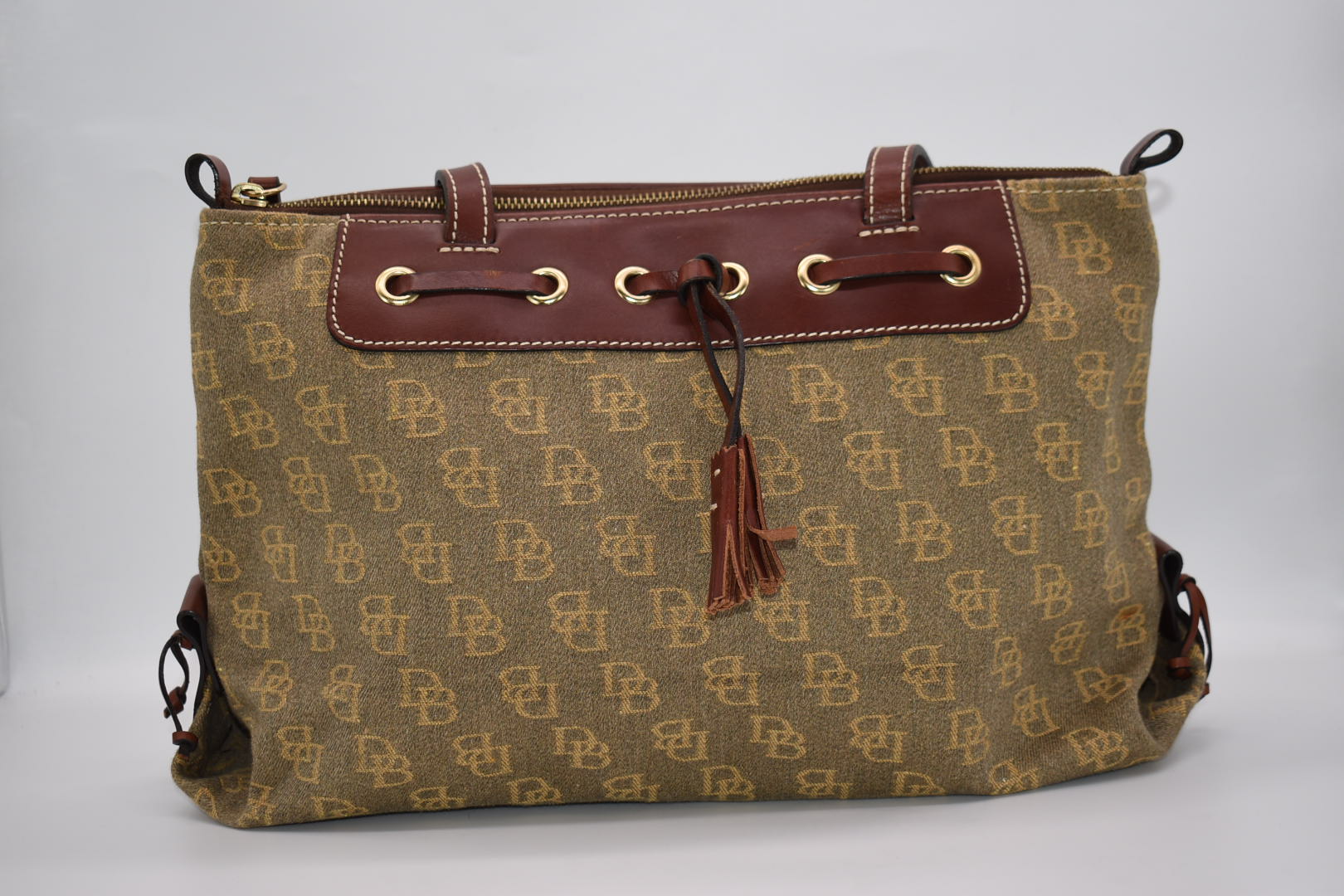 Dooney Bourke authentic Signature