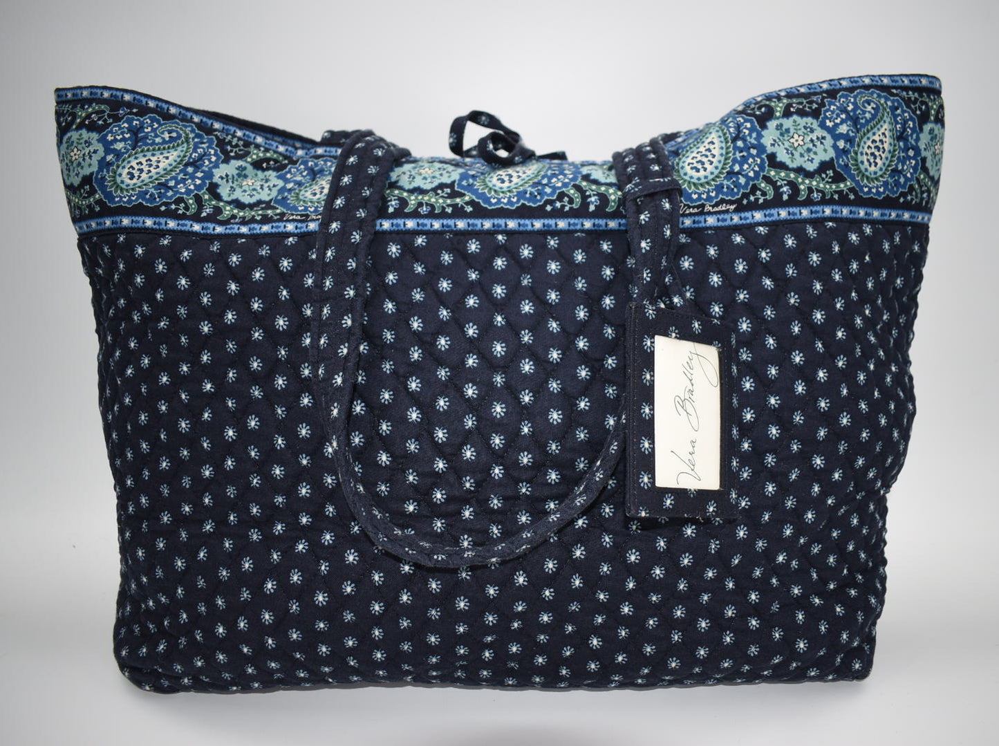 Vera Bradley Large Travel Tote Bag & Luggage Tag in "Seaport Navy-2002" Pattern