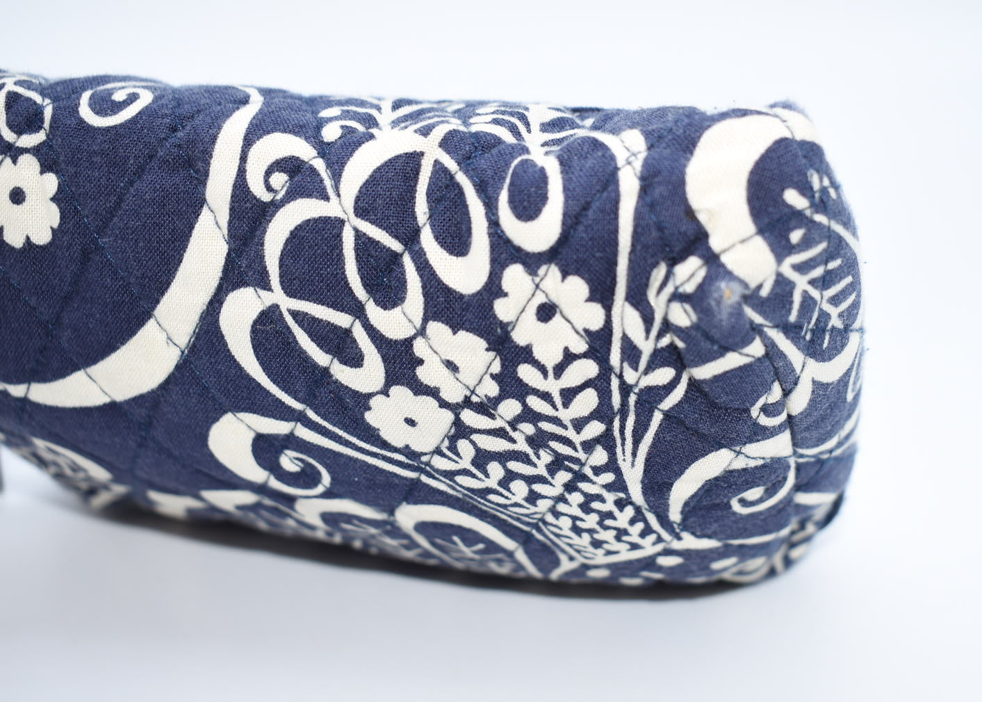 Vera Bradley Small Cosmetic Bag in "Twirly Bird Navy " Pattern