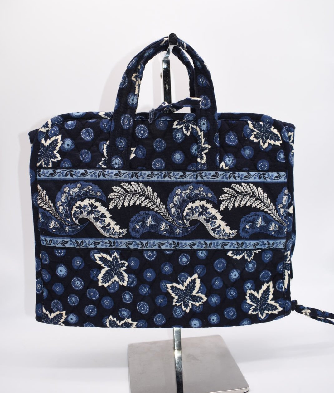 Vera Bradley Travel Organizer in "Blue Coin -2000" Pattern