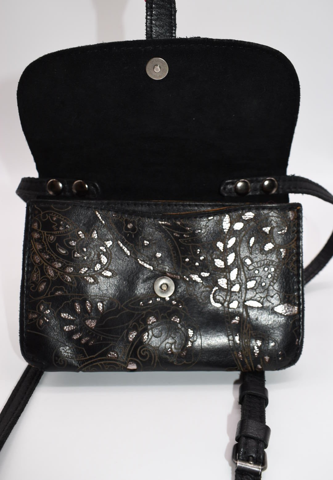 Patricia Nash Torri Tooled Leather Crossbody Bag in Black