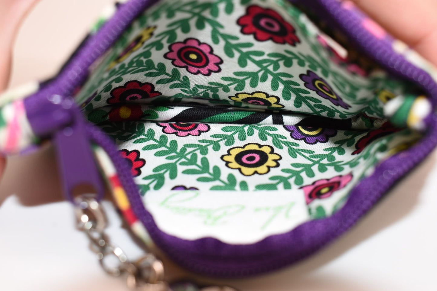 Vera Bradley Zip ID Case in "Viva la Vera" Pattern