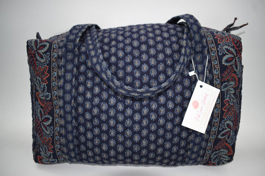 Vera Bradley Large Duffel Bag in Vintage "Classic Navy -1998" Pattern