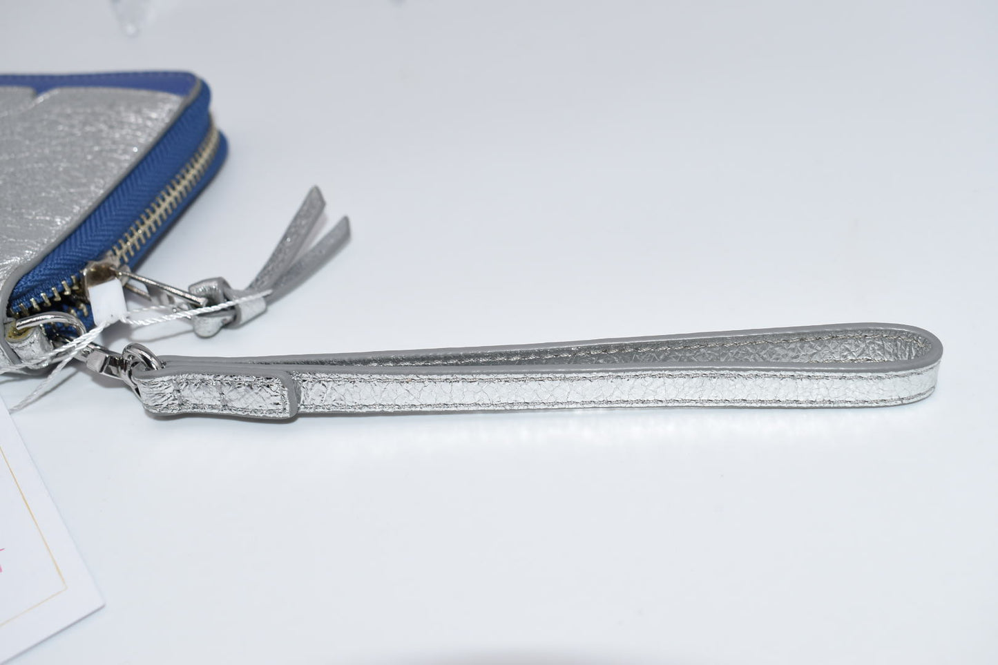 Tory Burch Scallop-T Metallic Wristlet in Marine Silver