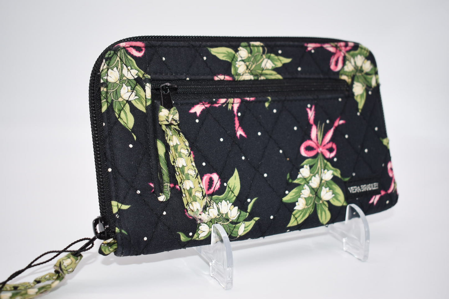 Vera Bradley Zip Around Wallet in "New Hope" Pattern