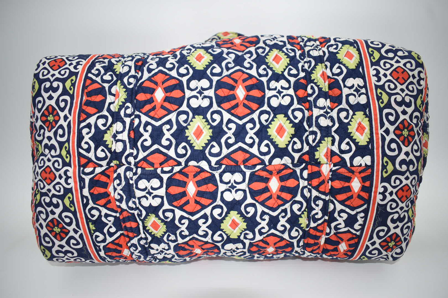 Vera Bradley Large Duffel Bag in "Sun Valley" Pattern