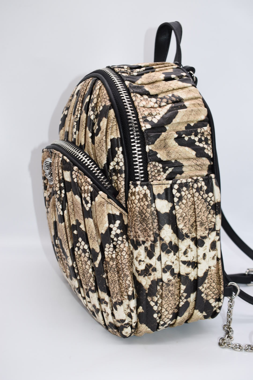 Betsy Johnson Skull backpack high quality